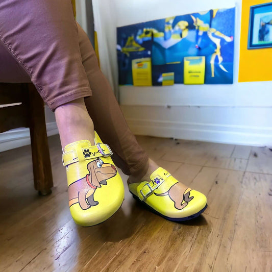 Sausage Dog Boston Leather Clogs Slipper, For Flat Feet, Anti-Slip Antibacterial Comfortable and Staylish