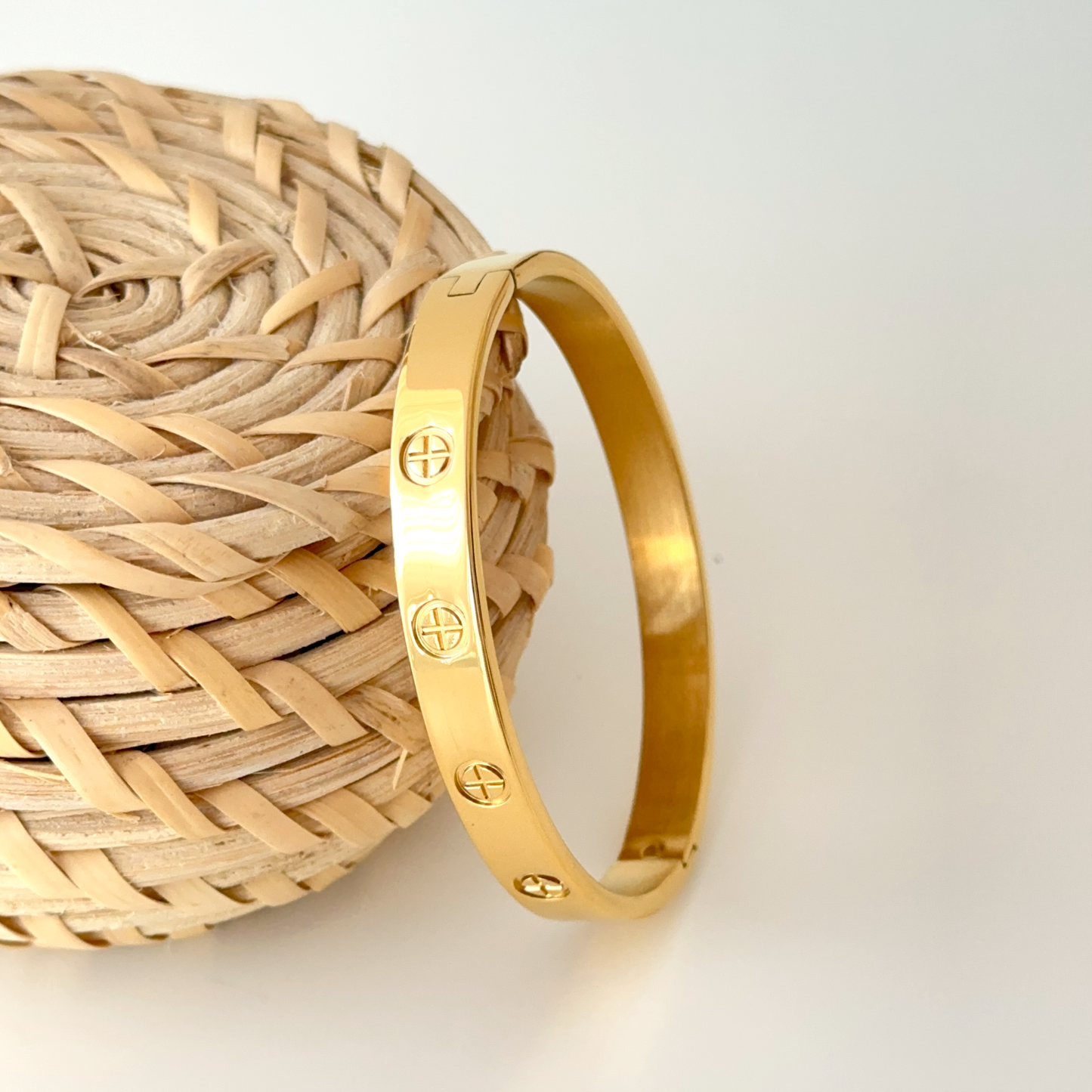 18K Gold Stainless Steel Couple Bangle Bracelet – Tarnish-Free Unisex Cuff, 6mm & 8mm Matching Jewelry for Him & Her, 17cm & 19cm