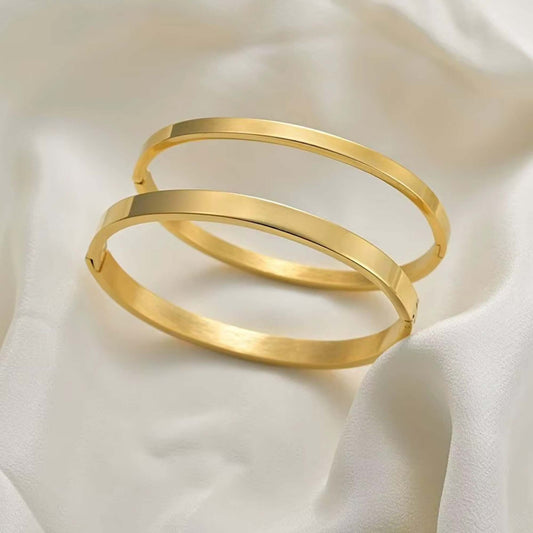 Made from high-quality stainless steel – durable, hypoallergenic, and tarnish-free.