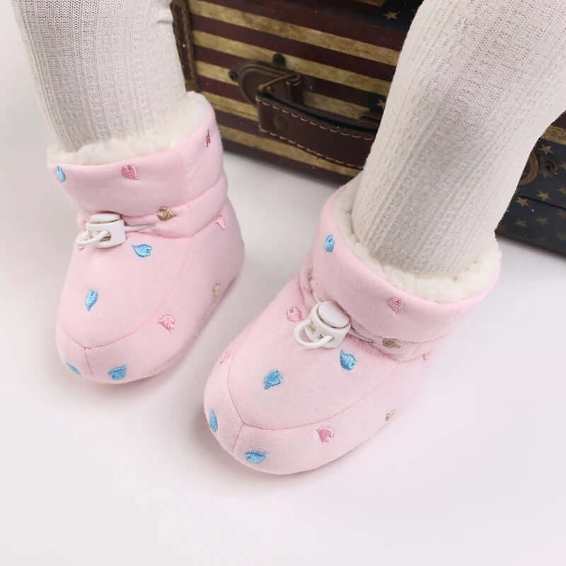 Pink Fleece-Lined Baby Winter Booties with Heart Pattern