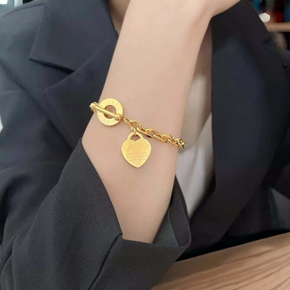 Gold-Plated Heart Charm Bracelet – Elegant Stainless Steel Titanium Jewelry