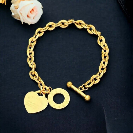Gold-Plated Heart Charm Bracelet – Elegant Stainless Steel Titanium Jewelry