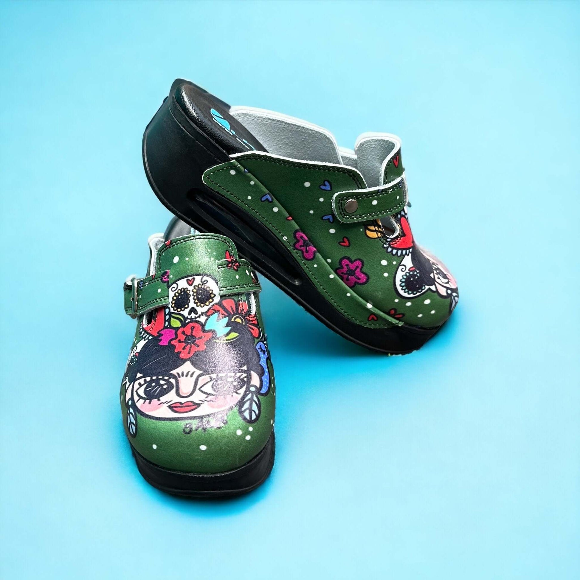 Green Frida Kahlo Air Clogx 224 Leather Clogs Slippers Mules Nursing Shoes Indoor Outdoor Anti-Slip Antibacterial