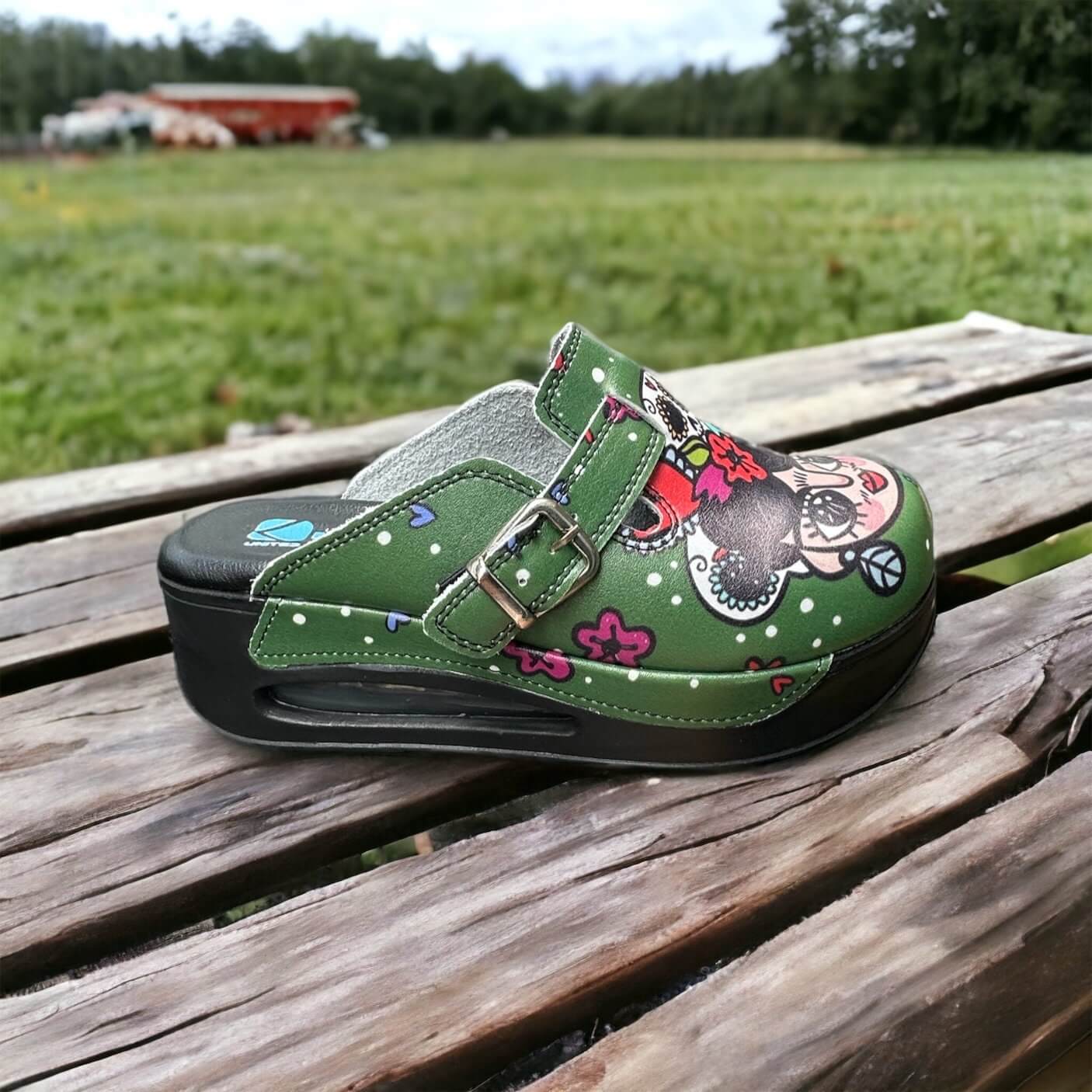 Green Frida Kahlo Air Clogx 224 Leather Clogs Slippers Mules Nursing Shoes Indoor Outdoor Anti-Slip Antibacterial