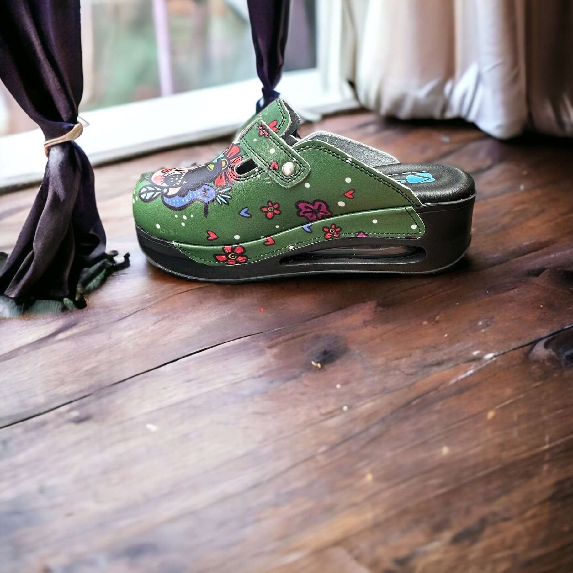 Green Frida Kahlo Air Clogx 224 Leather Clogs Slippers Mules Nursing Shoes Indoor Outdoor Anti-Slip Antibacterial